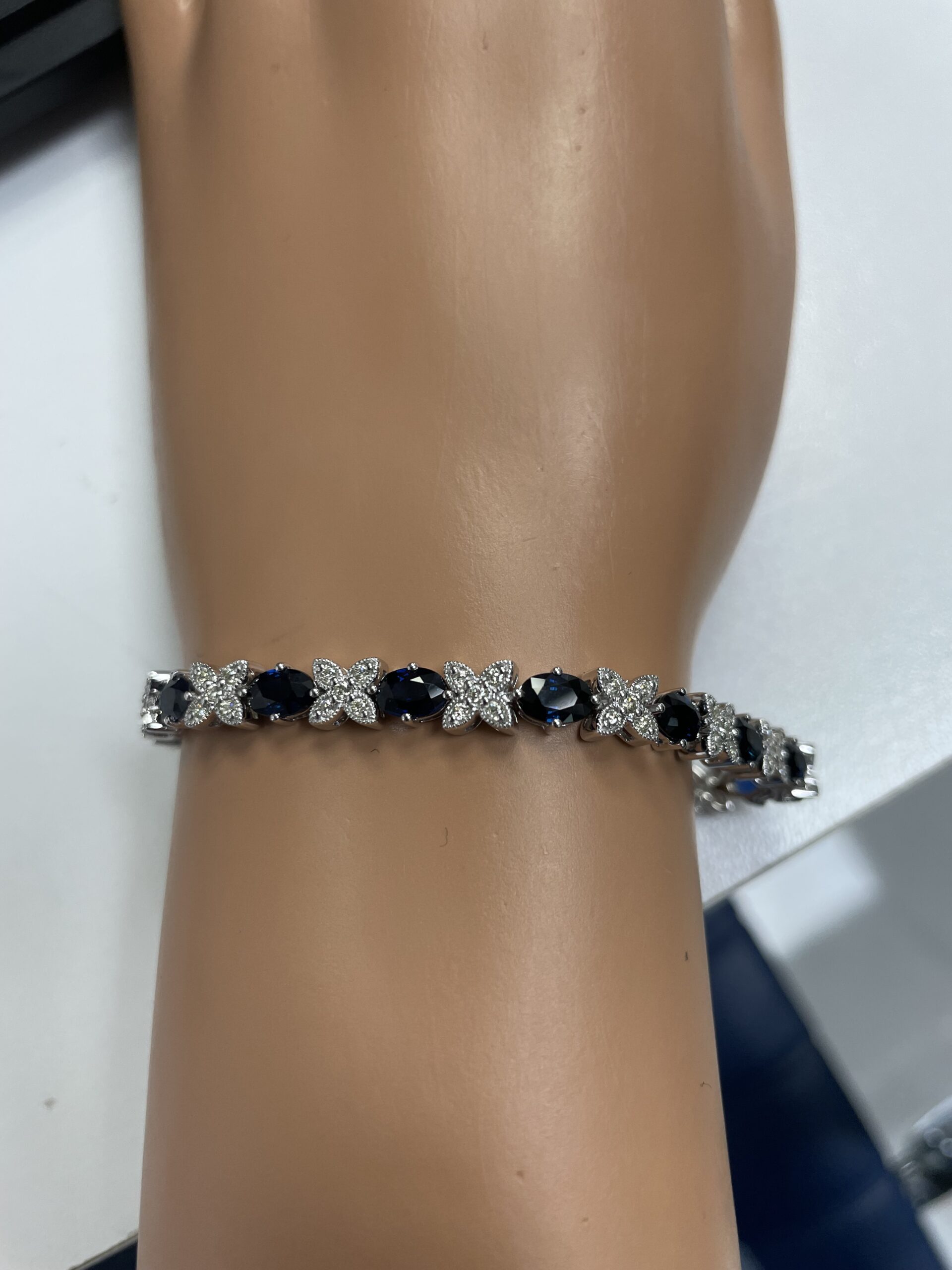 BR08806-W203-scaled-1