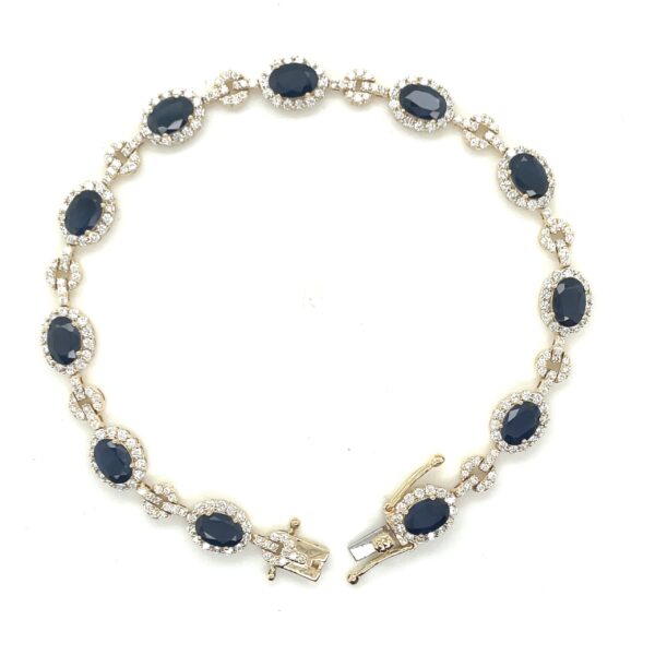 BR09235-scaled-1