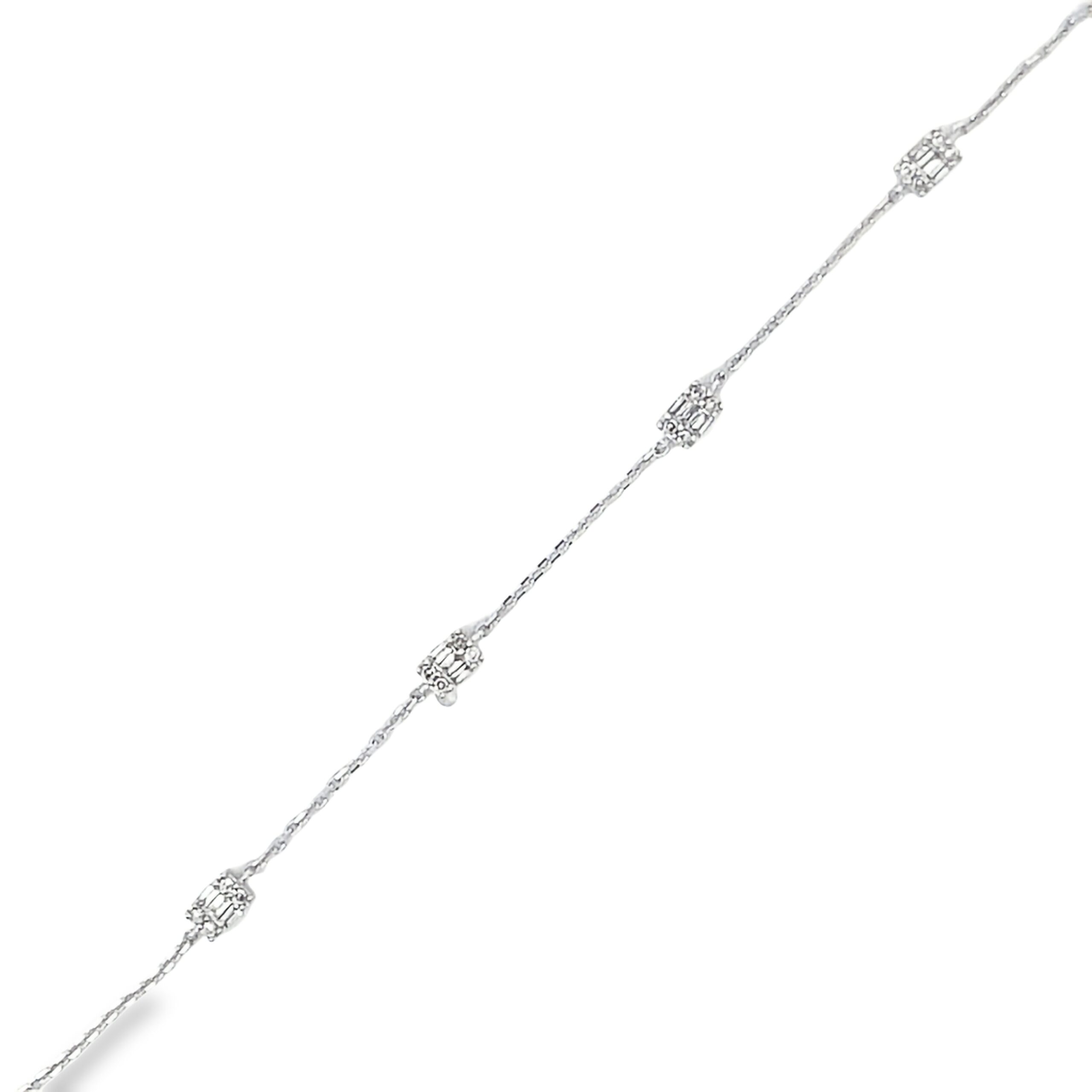 BR09823-W-scaled-1