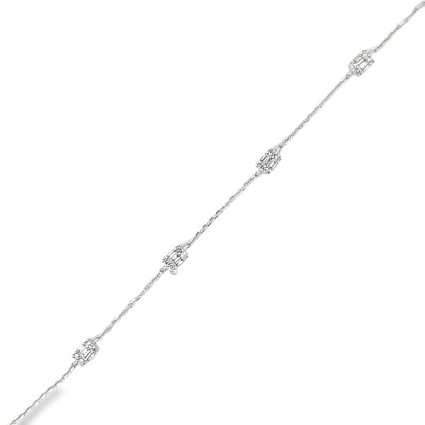 BR09823-W