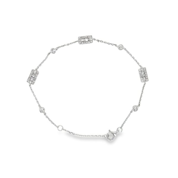BR09826-W