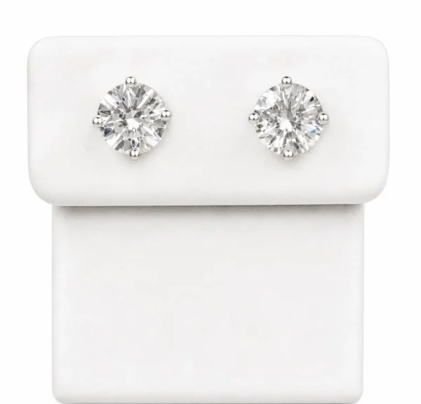 Round Diamond Stud Earrings