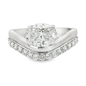 Curved Oval Diamond Ring